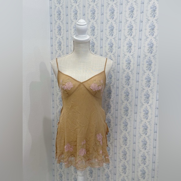 Sold - Picture 1 of 8